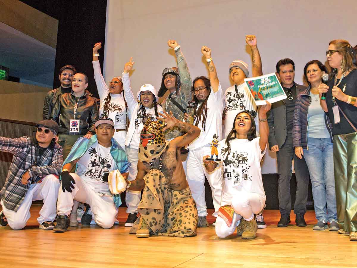 A ritmo de hip hop, ayudan a pacificar al país; arte urbano y reinserción social