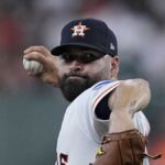 La Vuelta de la Estrella: José Urquidy regresa a las máximas competencias con los Leones del Escogido en la emocionante postemporada.