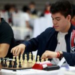 El Renacimiento de la Estrategia: Un Genio del Ajedrez Lleva al Escalón Máximo