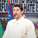 Políticos exigen multas a Bad Bunny tras su actuación en el Super Bowl