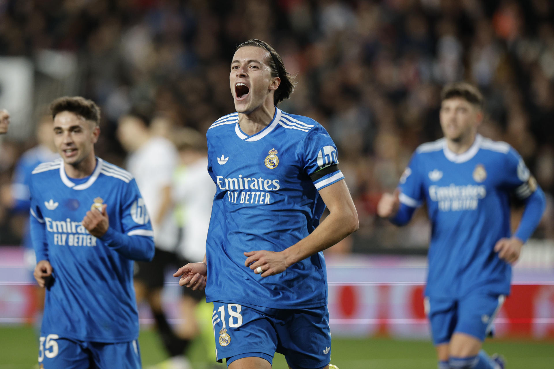 El Real Madrid vence al Valencia con goles de Mbappé.